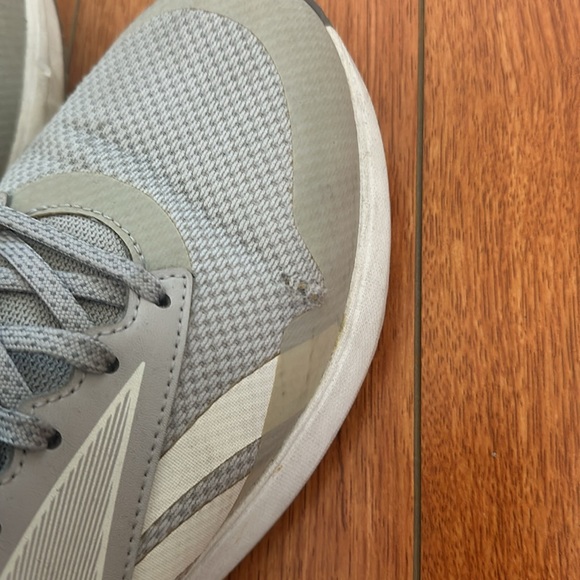 Gray Reebok sneakers - Picture 6 of 6